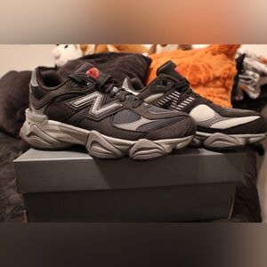 New Balance Black/Grey Castlerock 9060